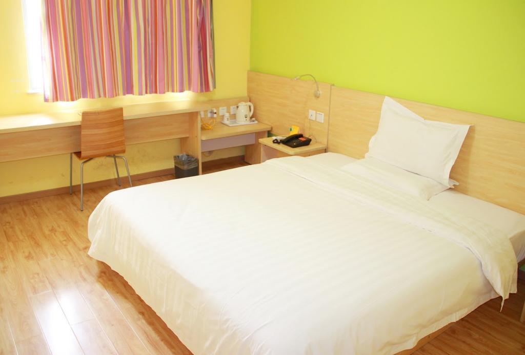 7Days Inn Dalian Gangwan Square Station Port الغرفة الصورة