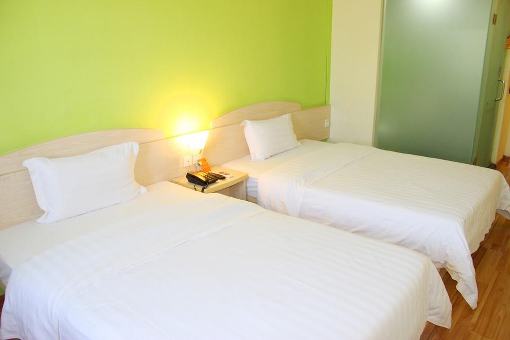 7Days Inn Dalian Gangwan Square Station Port الغرفة الصورة