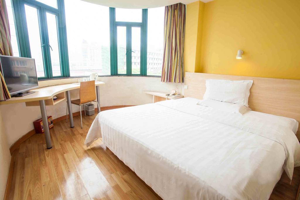 7Days Inn Dalian Gangwan Square Station Port الغرفة الصورة